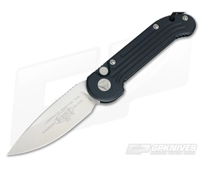 Microtech LUDT Satin CTS-204P Plain Edge Black Automatic Knife 135-4 4 Microtech LUDT Satin CTS-204P Plain Edge Black Automatic Knife 135-4 - Image 2
